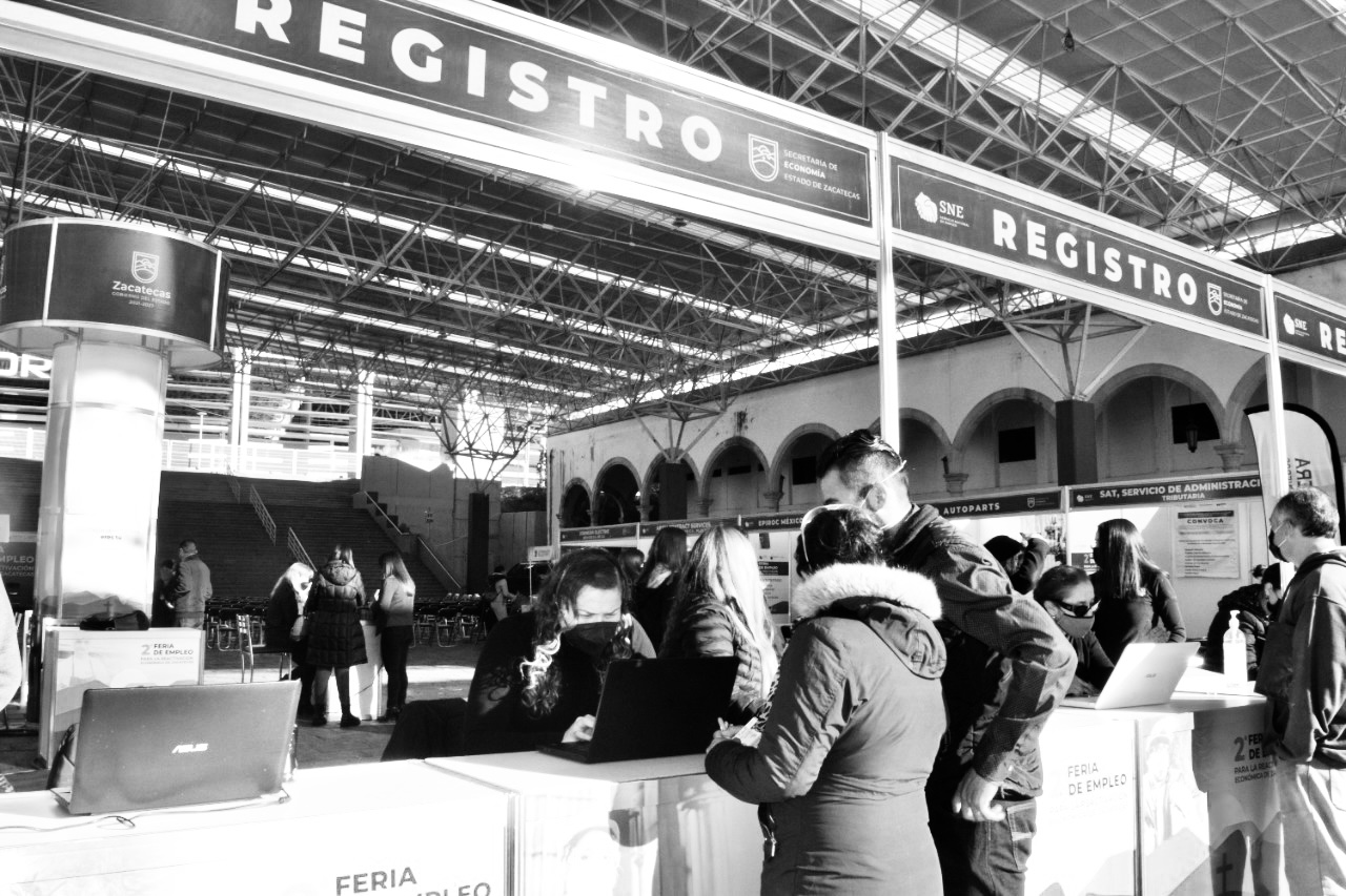 OFERTAN MÁS DE MIL VACANTES EN LA SEGUNDA FERIA DEL EMPLEO - Revista ...