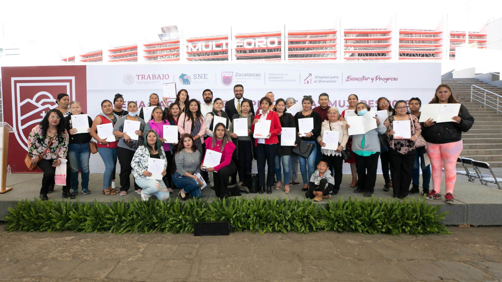 OFRECEN 960 VACANTES EN LA FERIA DE EMPLEO DE LAS MUJERES 2023 ...